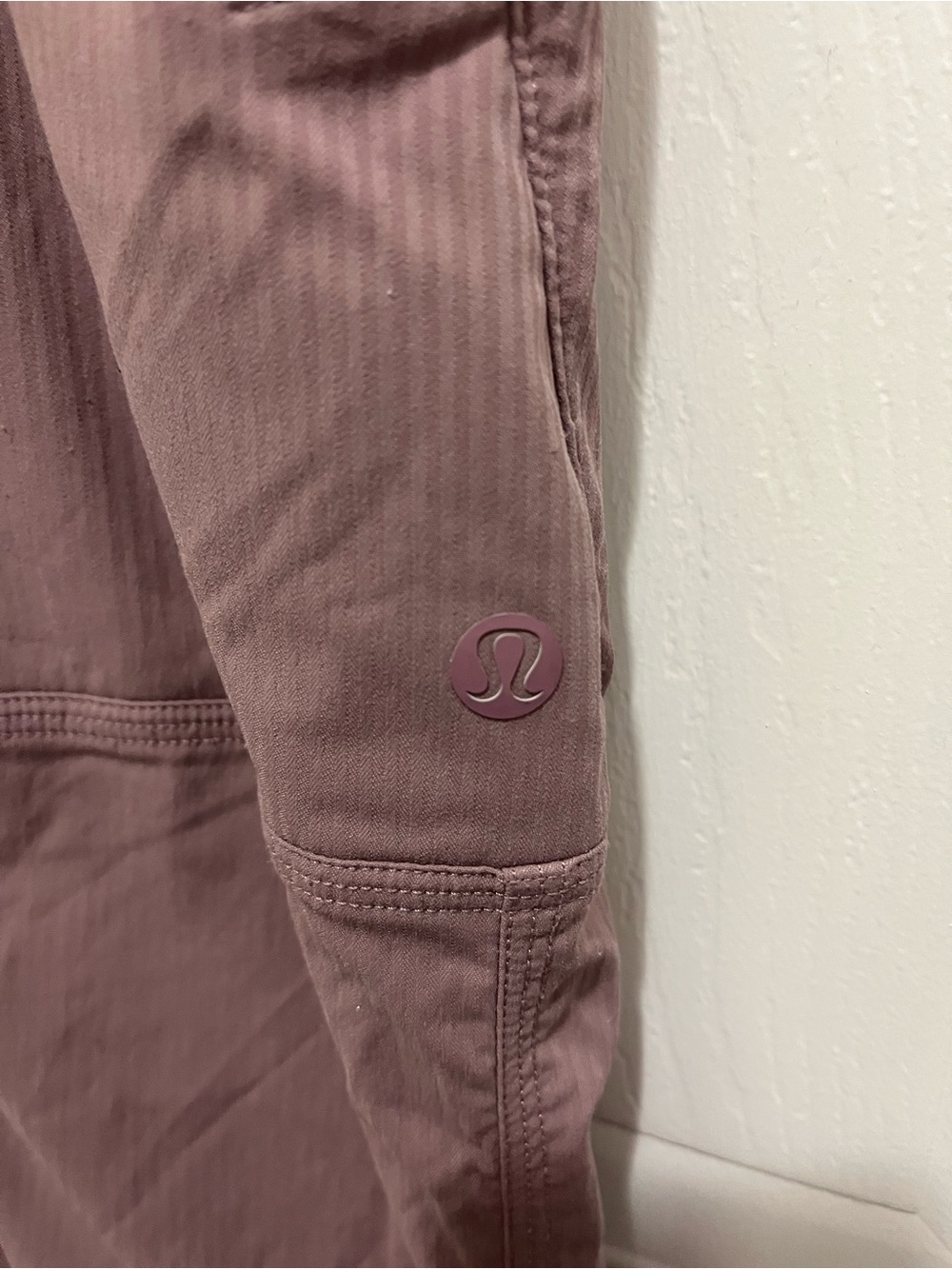Beautiful Lululemon Lined Dance Studio Pants in Mauve Lux - Picture 5 of 5